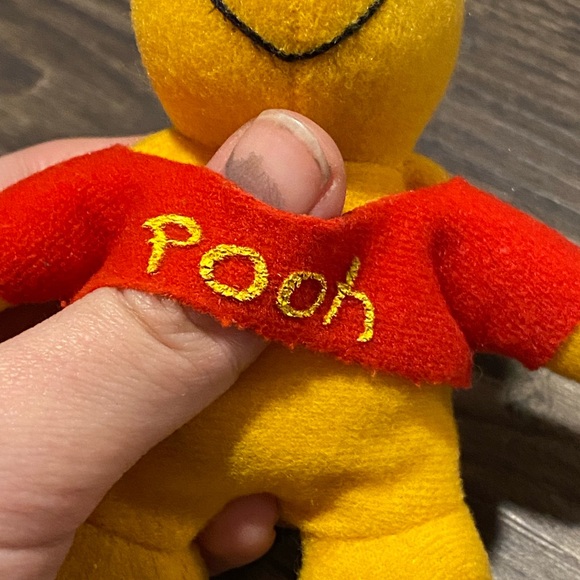 Vintage Winnie the Pooh Keychain - Picture 7 of 7